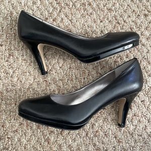 Anne Klein Black Pumps size 8.5